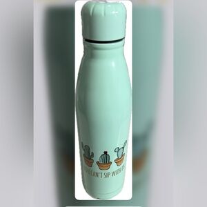 NWT Cute Mint Seafoam Medium aluminum water bottle. “You can’t sip with us”
